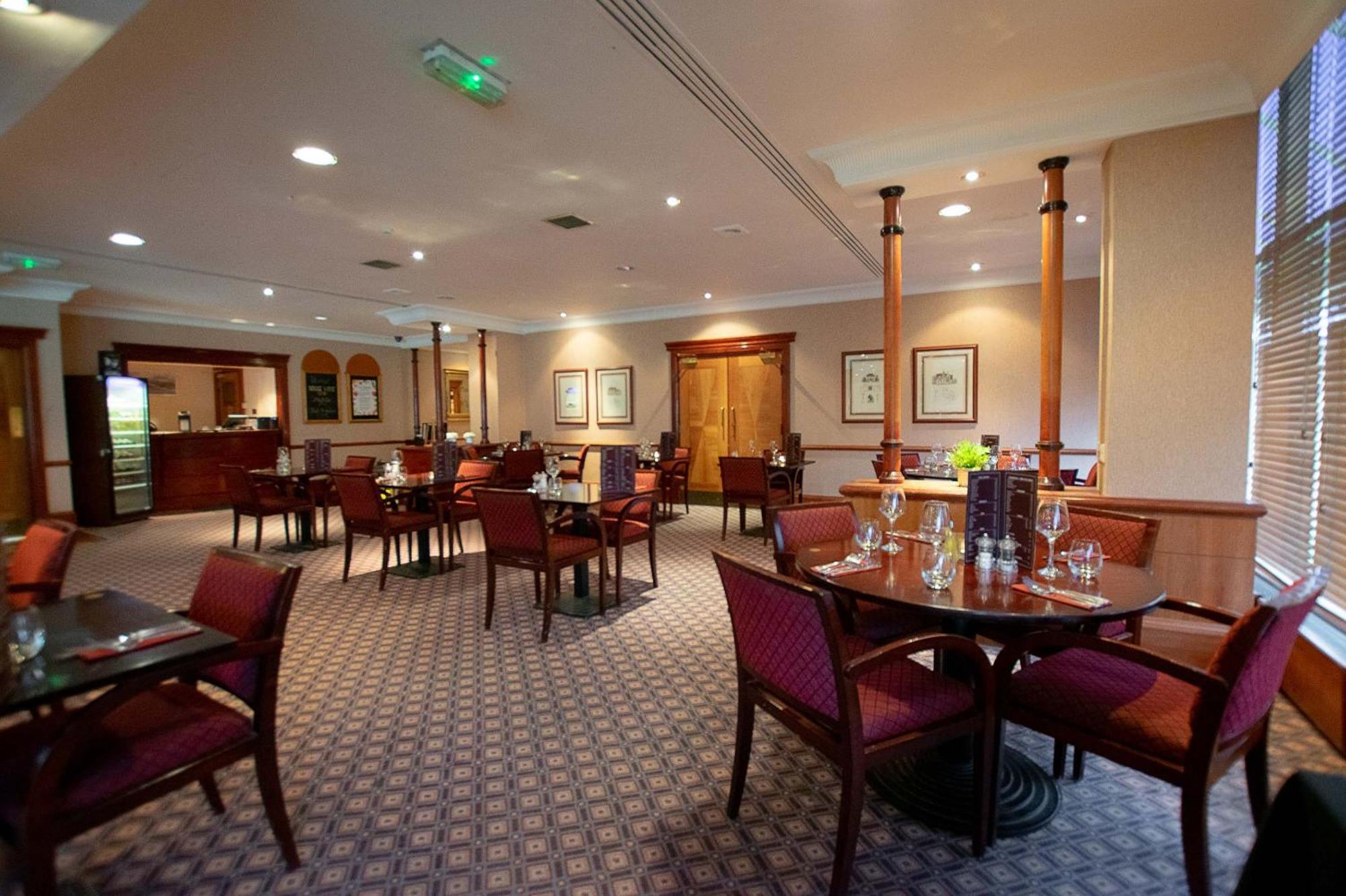 Muthu Glasgow River Hotel Ерскін Екстер'єр фото
